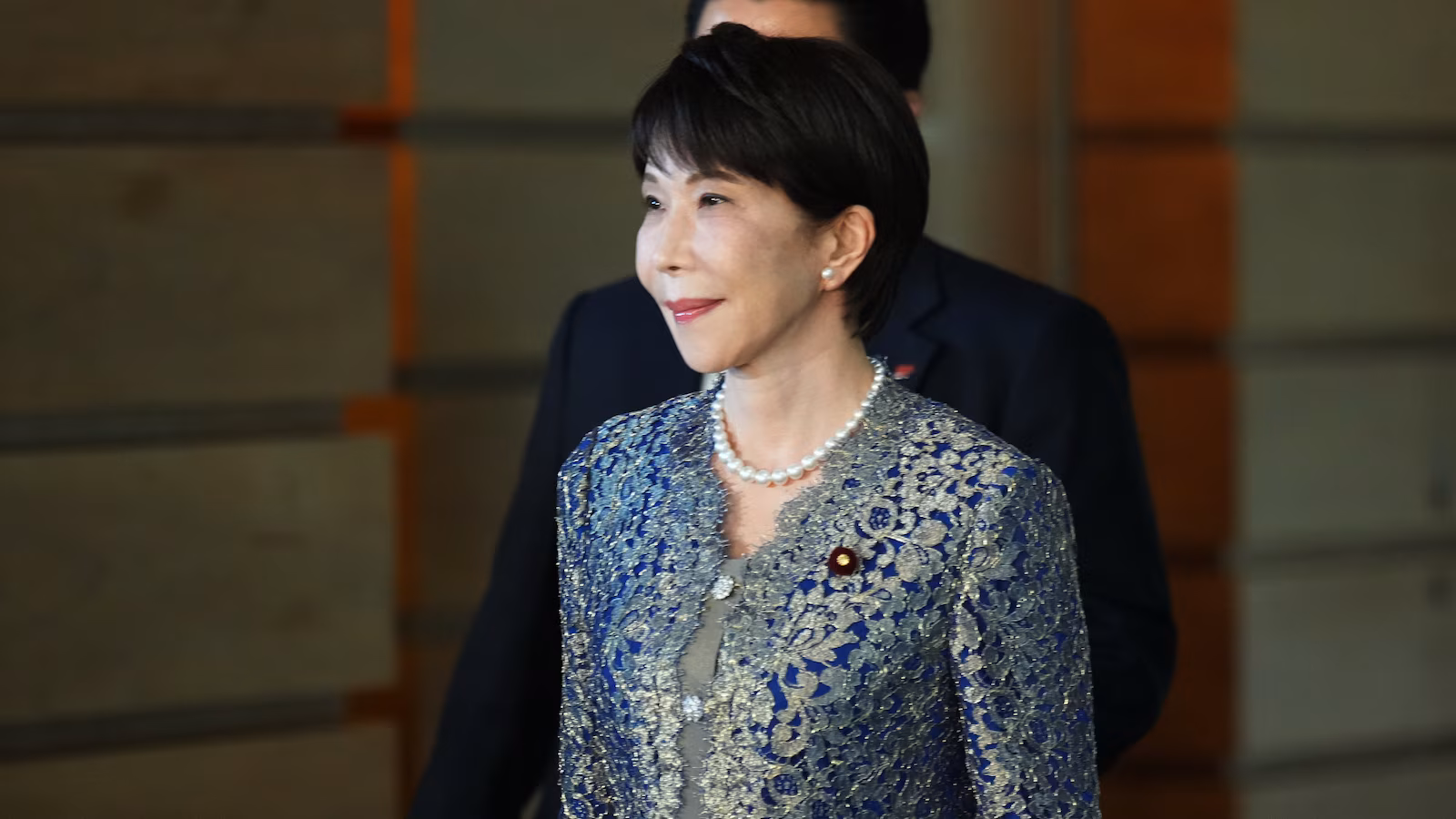 Takaichi remanie le gouvernement japonais pour relancer sa popularité et conserve ses ministres clés