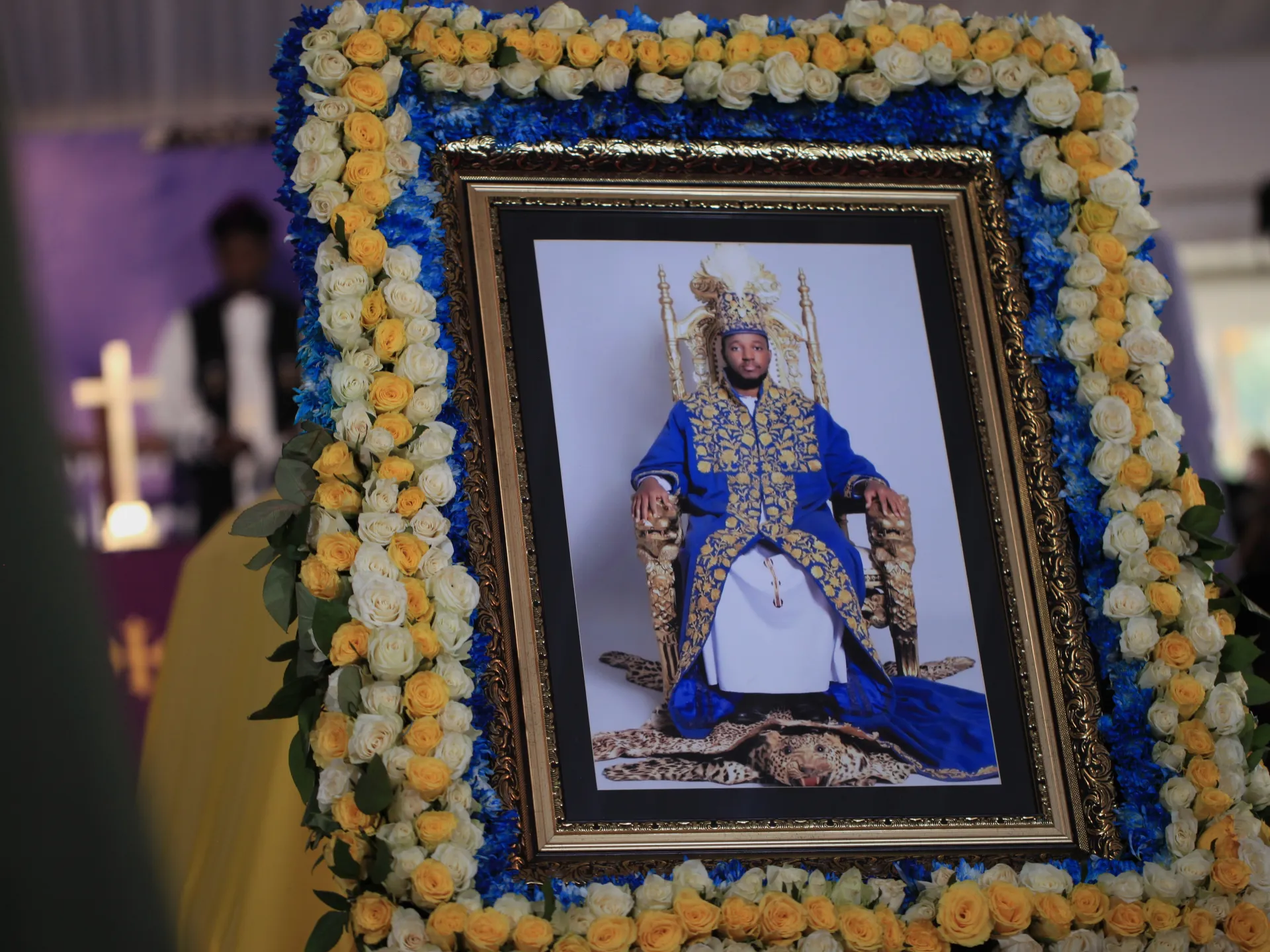 Fils mystérieux et héritier contesté : le roi de l'Ouganda inhumé sur fond de différend de succession