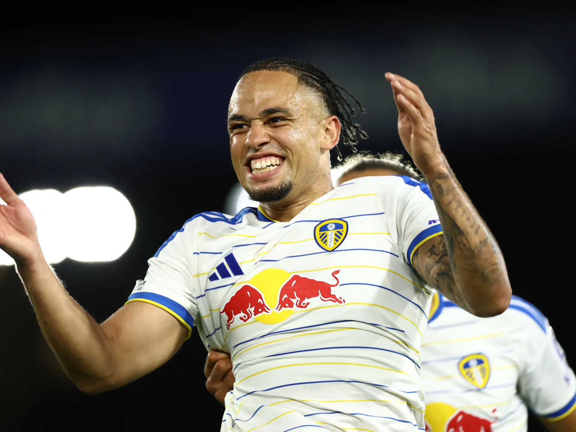 Leeds United surclasse Newcastle 4-1 et monte à la troisième place de Premier League