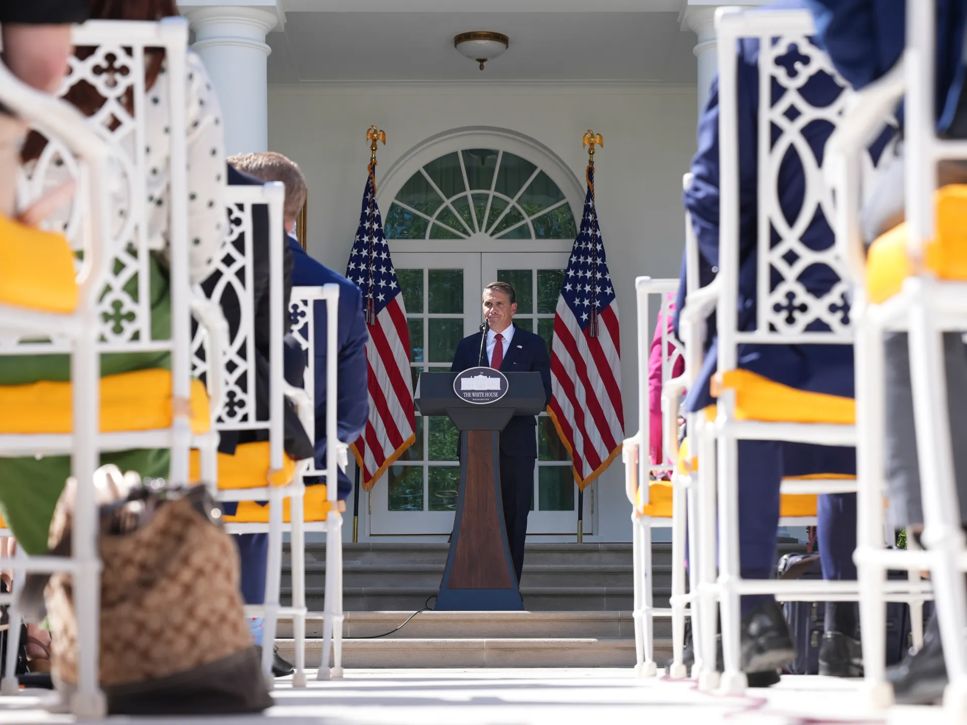 Les États-Unis inculpent cinq personnes dans le cadre de prétendus complots russes