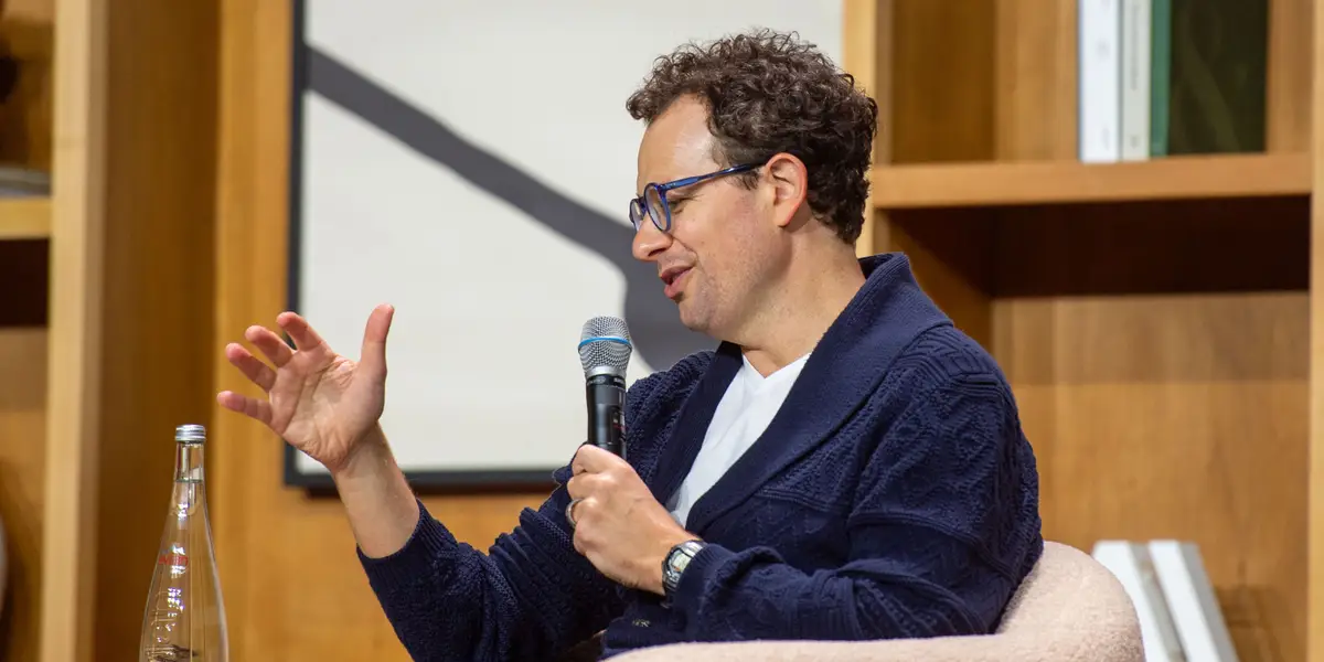 Dario Amodei affirme que le piratage de Hugging Face par OpenAI l'a convaincu de la nécessité de ralentir l'IA