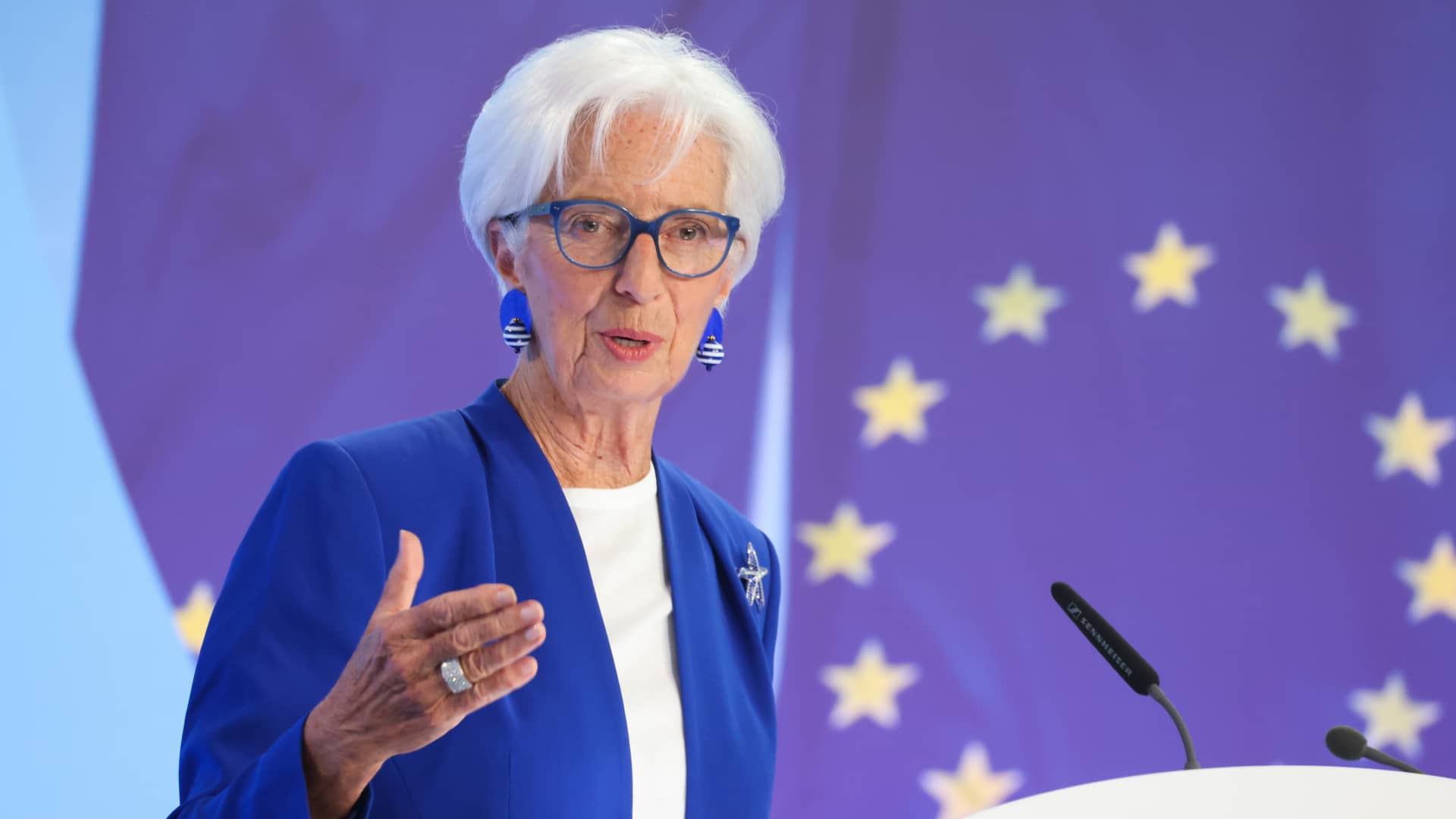 La Banque centrale européenne relève ses taux d'intérêt à 2,5 % face aux risques d'inflation et de ralentissement de la croissance