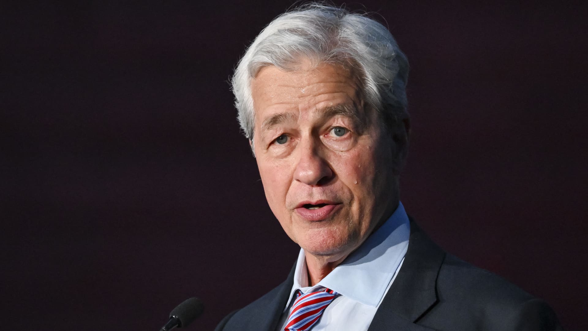 Le PDG de JPMorgan, Jamie Dimon, assistera au dîner d'État de Trump pour le Chinois Xi : selon une source