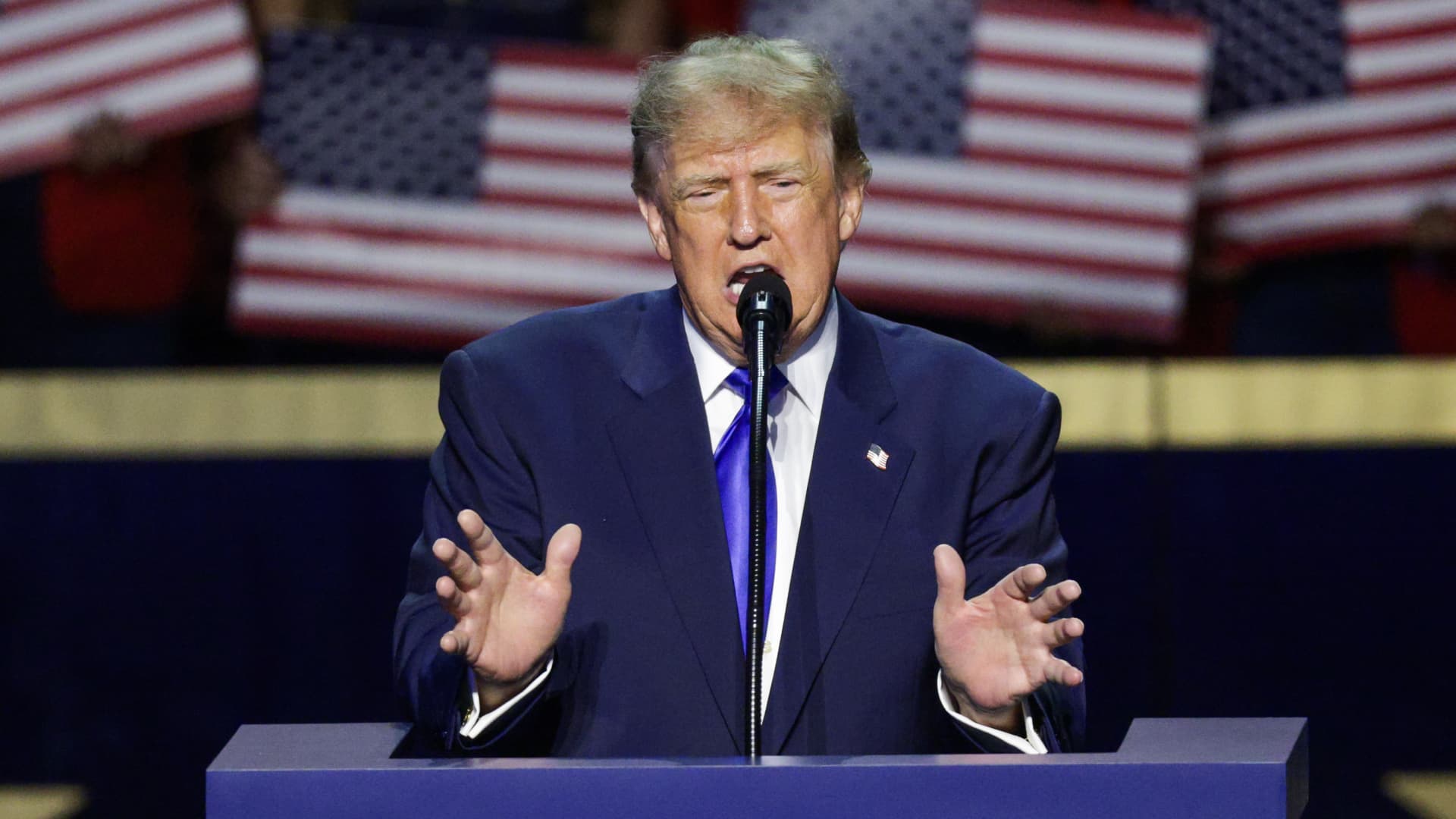 Trump affirme n'avoir aucun regret d'avoir déclenché la guerre contre l'Iran alors que les États-Unis accentuent la pression économique