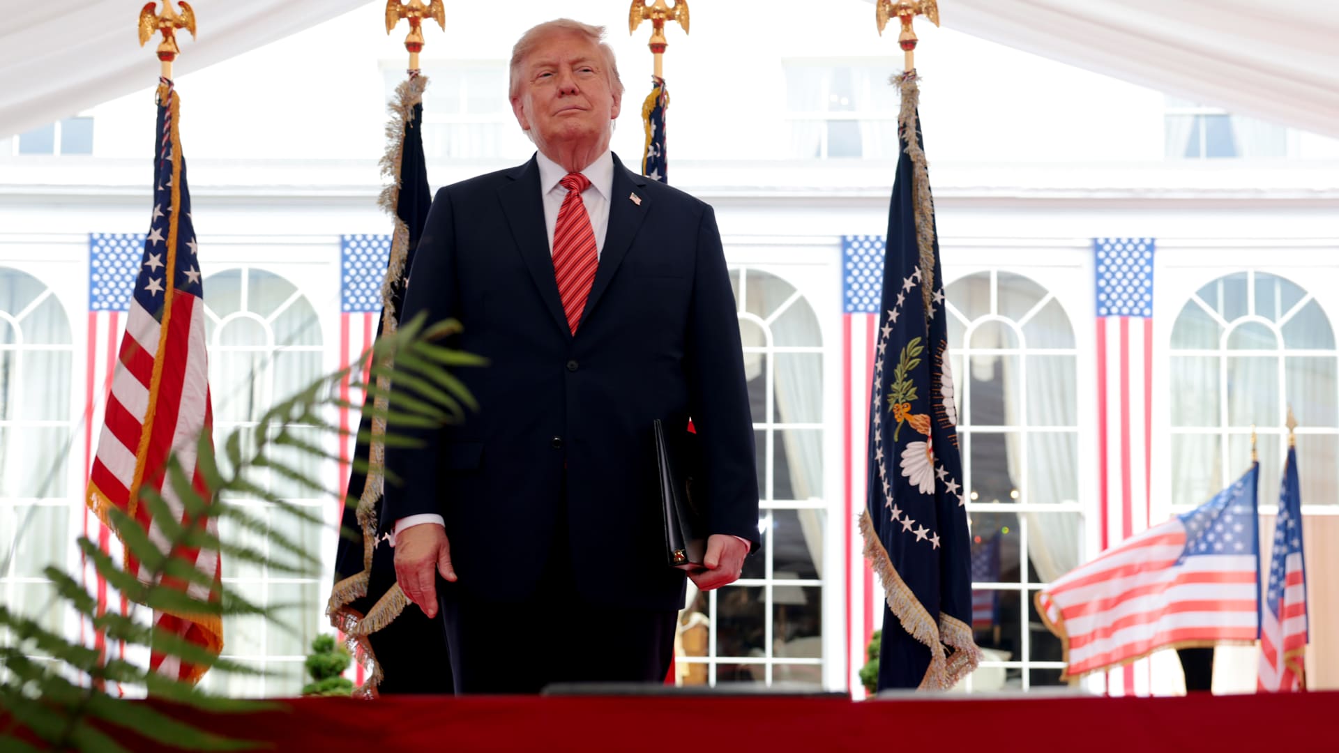 Trump affirme que les États-Unis pourraient garder le pétrole iranien "comme au Venezuela" alors que les discussions du Golfe sur Hormuz patinent