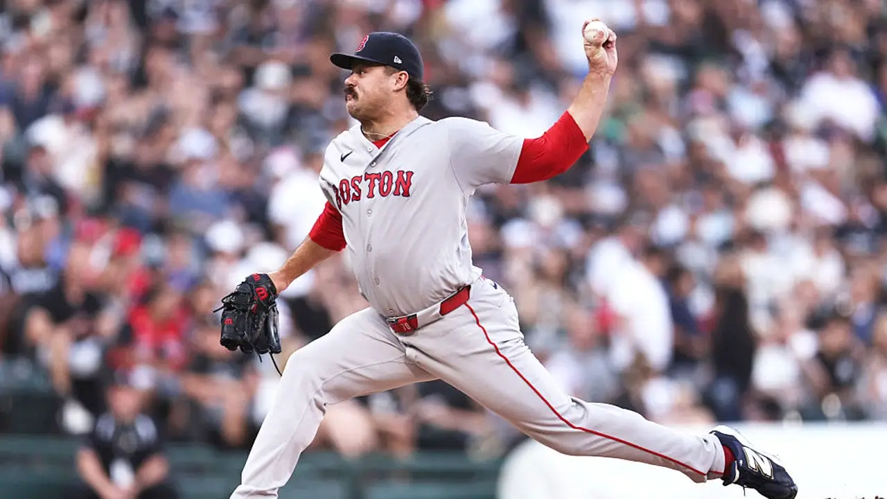 Le rookie moustachu des Red Sox Payton Tolle réussit une « immaculate inning » pour ses débuts et laisse les Royals impuissants
