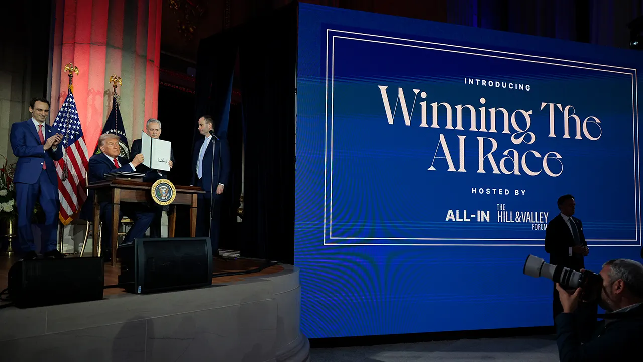 Trump annonce une nouvelle "Force IA" et promet de protéger l'industrie alors qu'un tsar de l'IA est attendu
