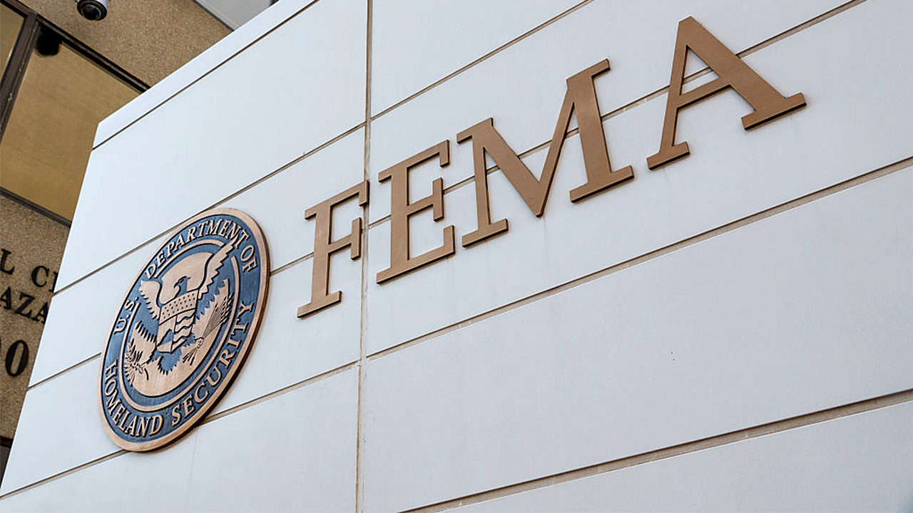 Un juge fédéral juge illégale la directive de l'administration Trump visant à réduire de moitié les effectifs de la FEMA