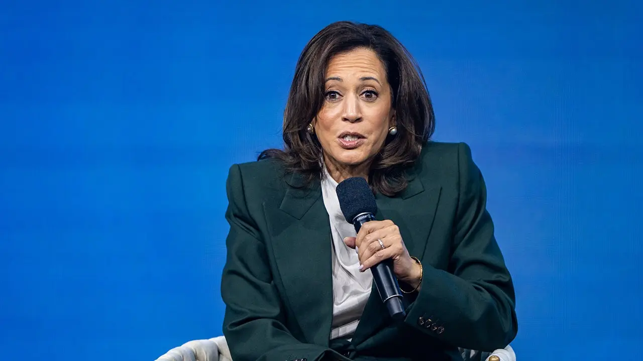 Une femme non invitée s'introduit dans la propriété de Kamala Harris à Malibu, provoquant l'intervention du shérif : rapports