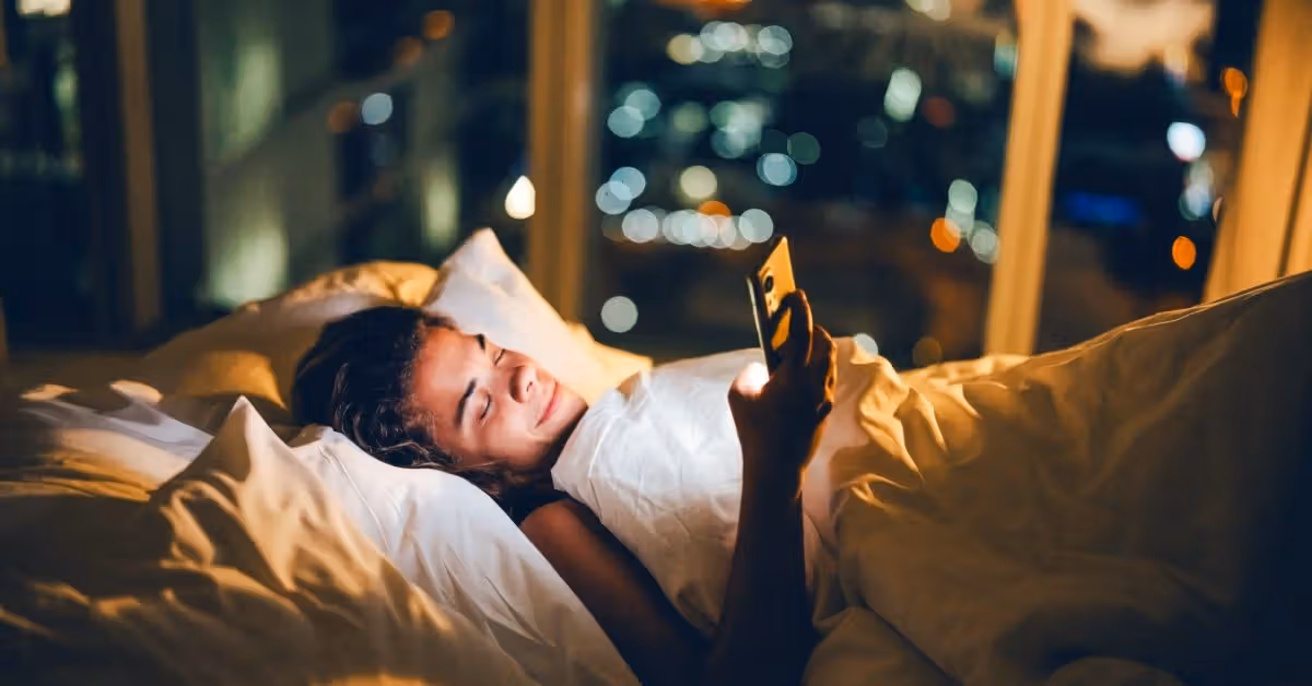 Maladies cardiovasculaires : l'exposition à une faible lumière pendant le sommeil pourrait augmenter les risques