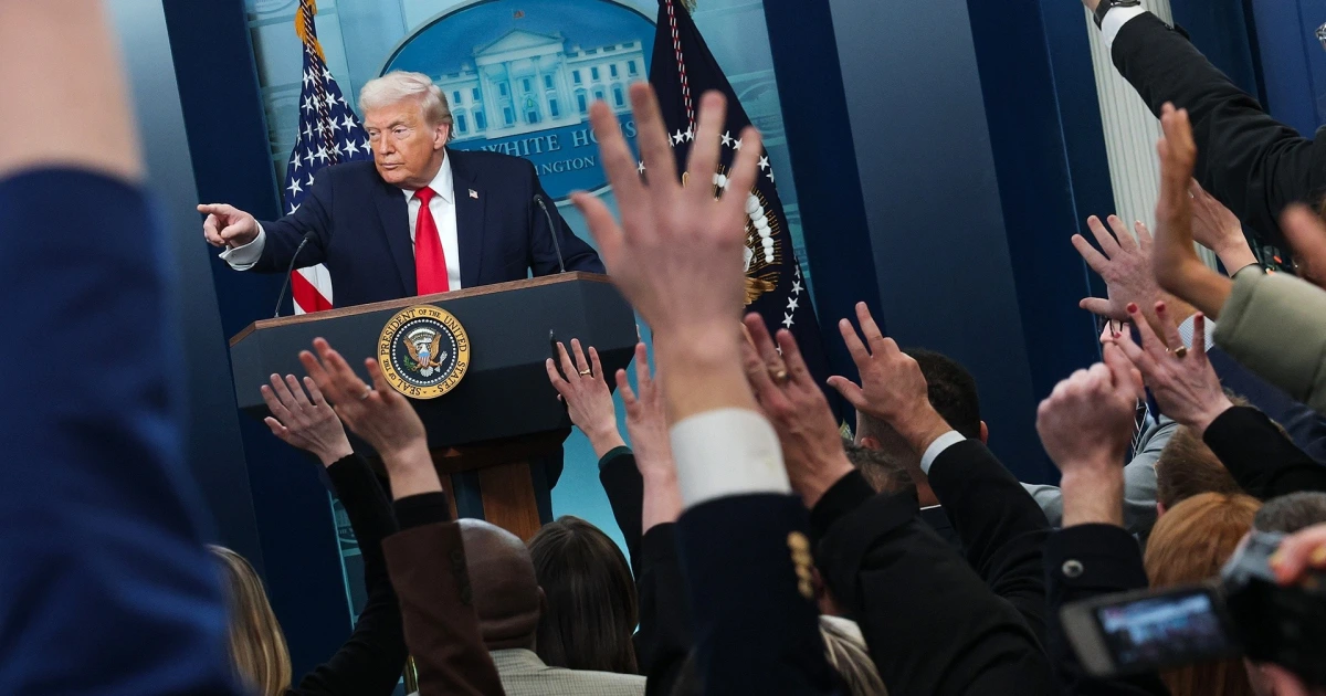 Des journalistes de CNN, MS NOW et Politico bannis de la Maison-Blanche