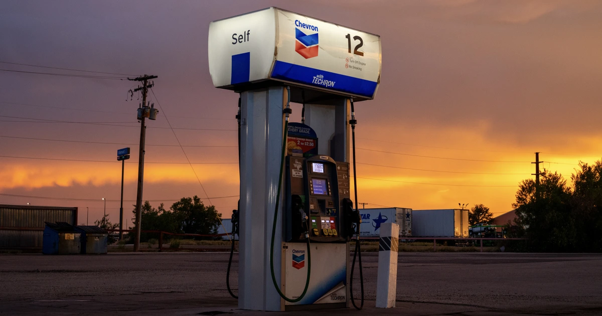 Les prix du diesel atteignent un nouveau record historique alors que les cours du pétrole bondissent après la fermeture d'un gazoduc saoudien clé