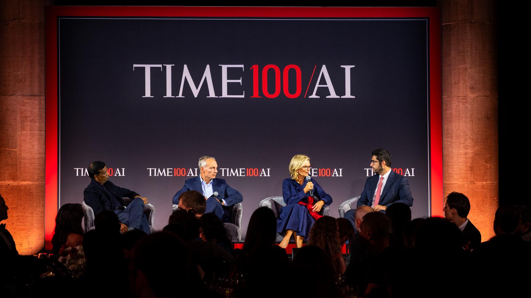Des panélistes discutent des impacts potentiels de l'intelligence artificielle sur l'économie, en bien ou en mal
