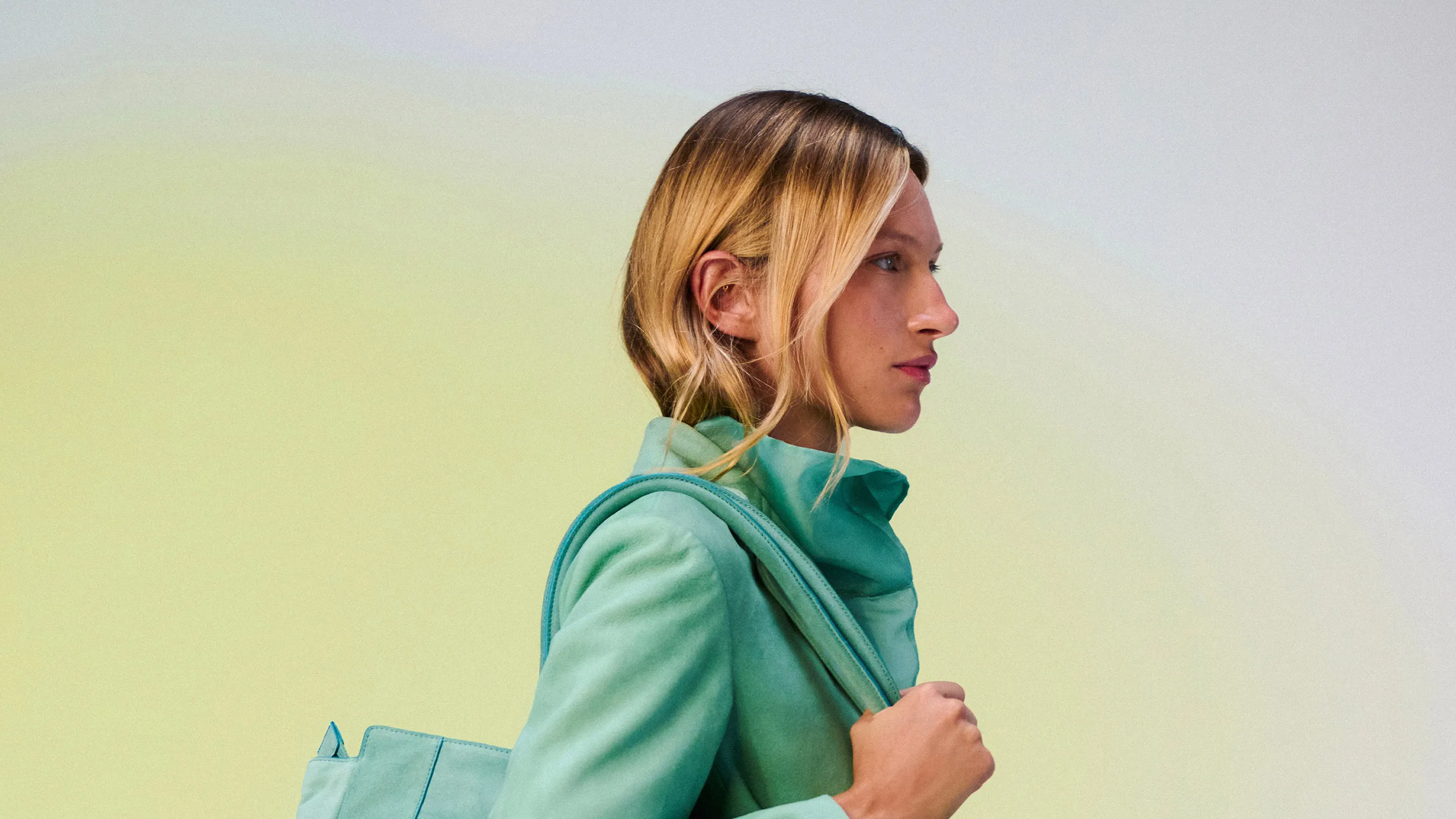 Mannequin présentant un look de la collection Staud Printemps 2027