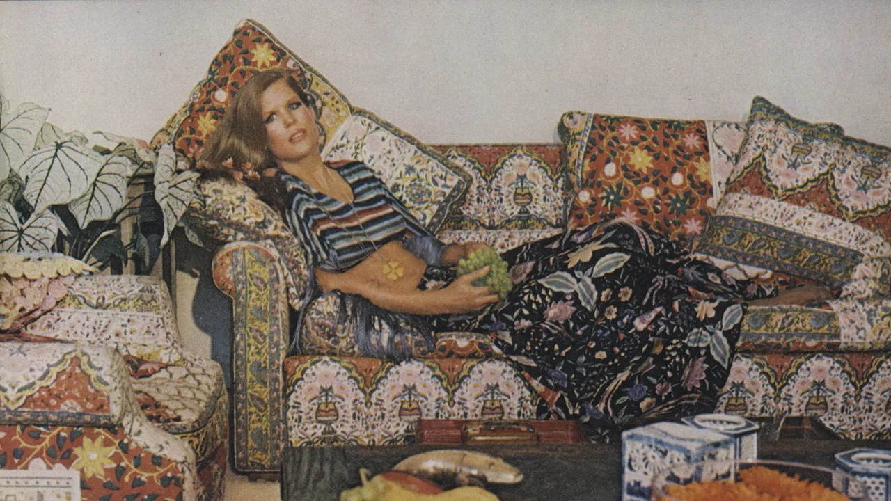 Découvrez l'article de Vogue de 1972 qui a inspiré la collection de rêve Printemps 2027 d'Anna Sui